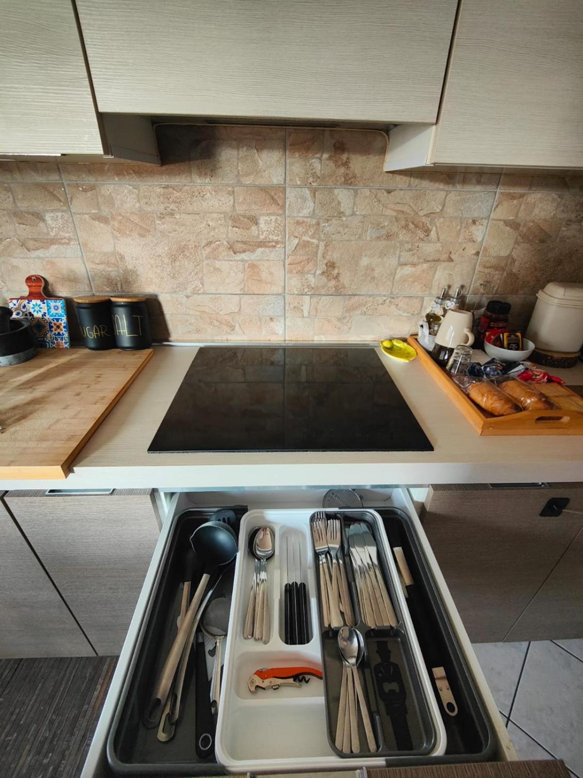 "Come A Casa" - Appartamento Gigi - Self Check In - Ospedale Humanitas - Forum Assago - Tram15 Rozzano Εξωτερικό φωτογραφία