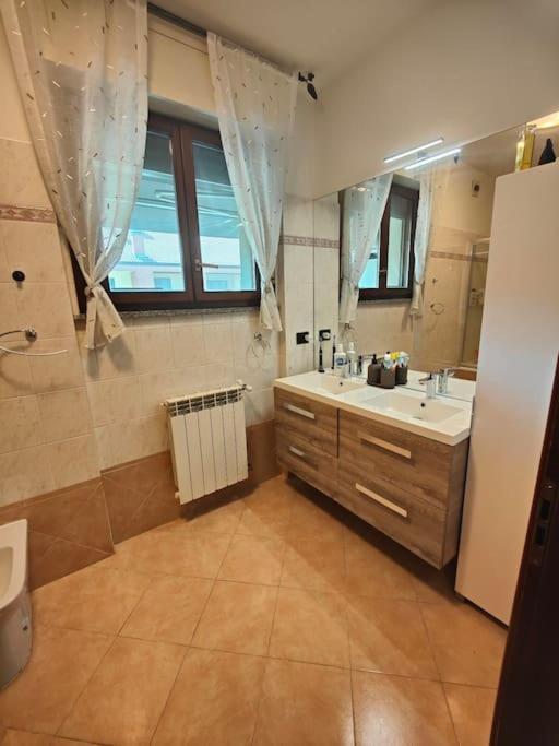 "Come A Casa" - Appartamento Gigi - Self Check In - Ospedale Humanitas - Forum Assago - Tram15 Rozzano Εξωτερικό φωτογραφία