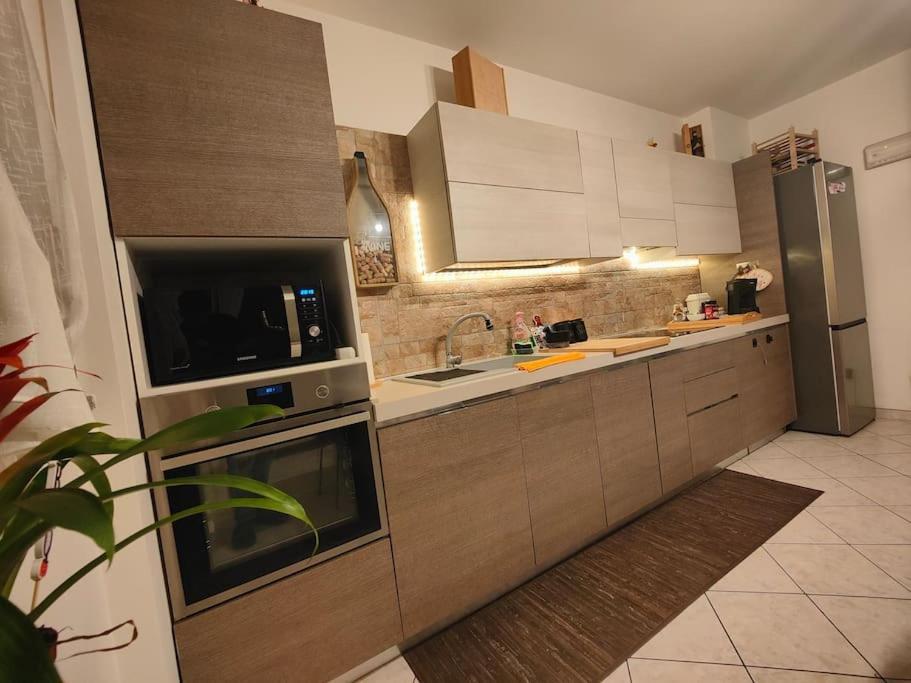 "Come A Casa" - Appartamento Gigi - Self Check In - Ospedale Humanitas - Forum Assago - Tram15 Rozzano Εξωτερικό φωτογραφία