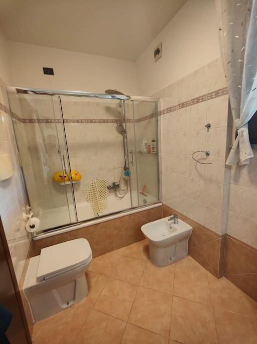 "Come A Casa" - Appartamento Gigi - Self Check In - Ospedale Humanitas - Forum Assago - Tram15 Rozzano Εξωτερικό φωτογραφία